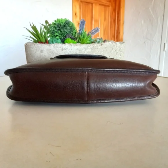 COACH BONNIE CASHIN "Watermelon Tote" Brown Leather Kiss Lock Bag, early 1970s. - Picture 13 of 14